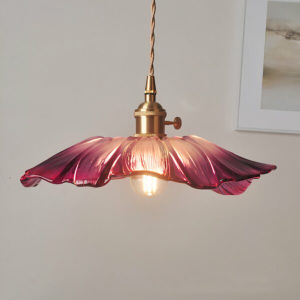Flower hanging lamp in pink glass