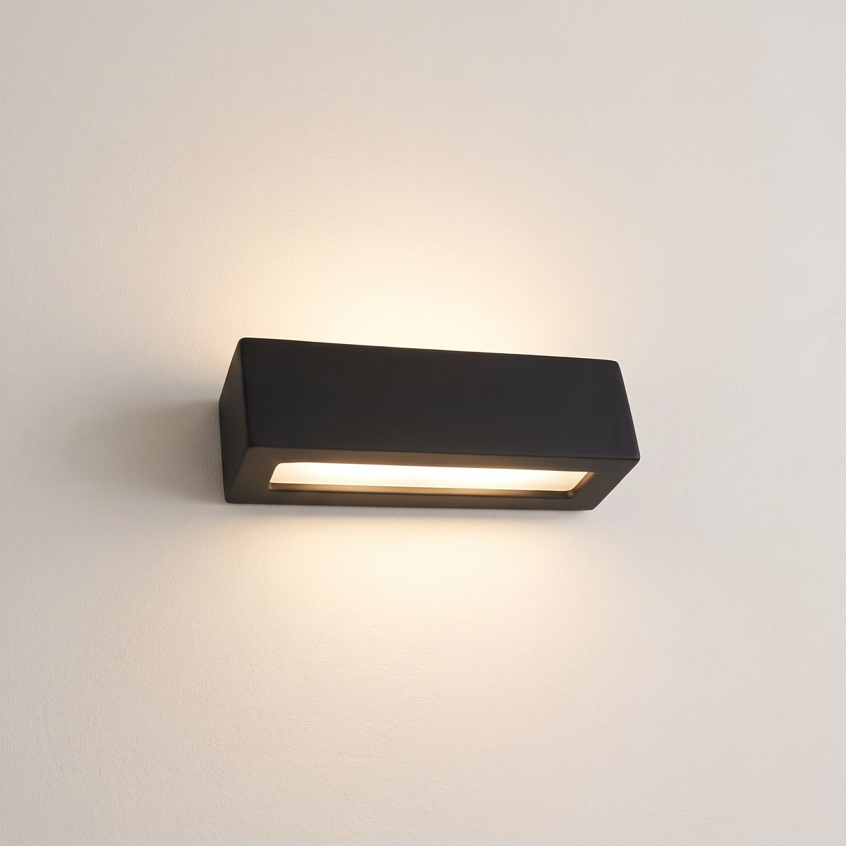 Modern rectangular black ceramic wall light Modern rectangular black ceramic wall light