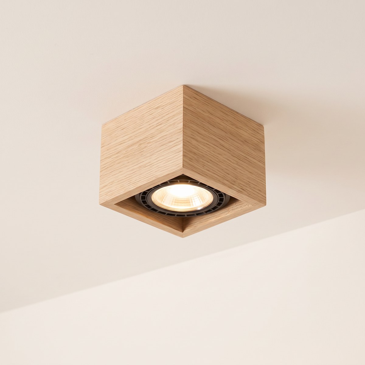 Square natural wood spot ceiling light, Scandinavian style Square natural wood spot ceiling light