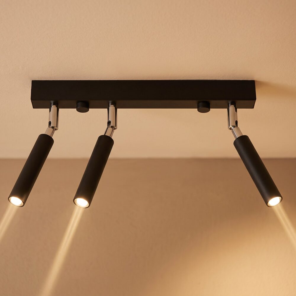 Ceiling light with 3 adjustable pencil spots